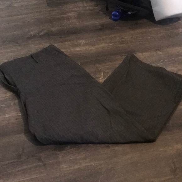 Women’s NewYork&Company Gray Pinstripe Dress Pants - Picture 1 of 3